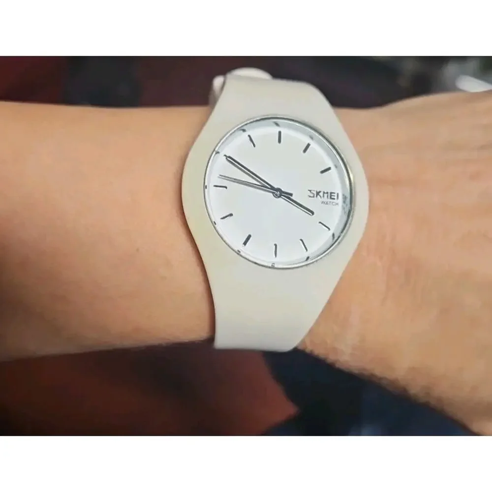 SKMEI Watch White Buckle Rubber Band Round Face WR30M Simple Stylish SR626SW